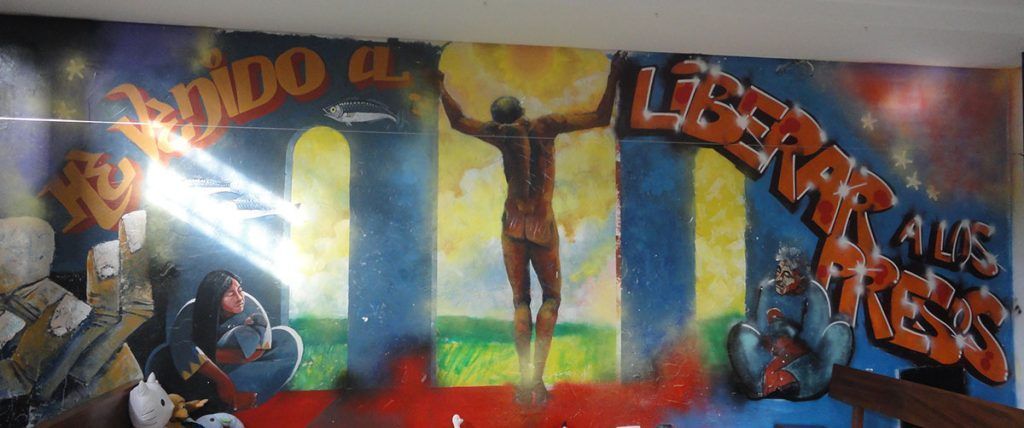 Mural interior de la parroquia de San Carlos Borromeo en Entrevías.