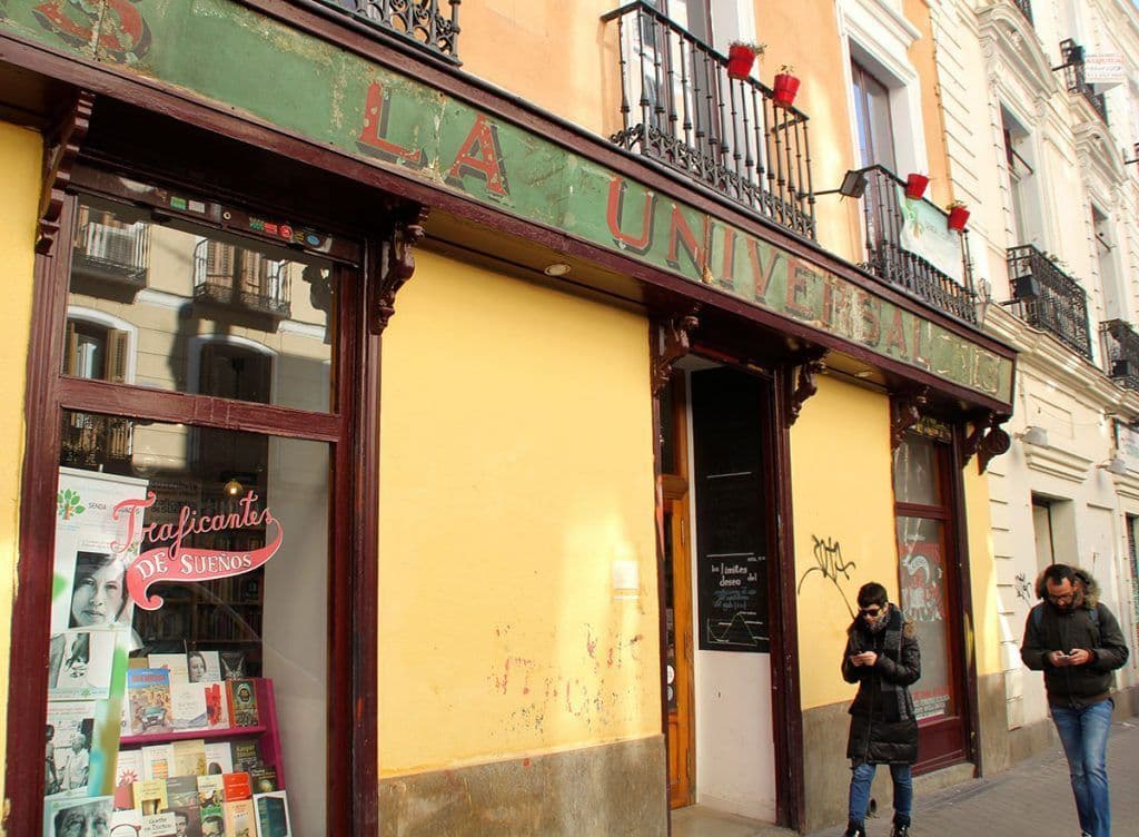 Fachada de la librería Traficantes de Sueños. Foto: J.I. Igartua