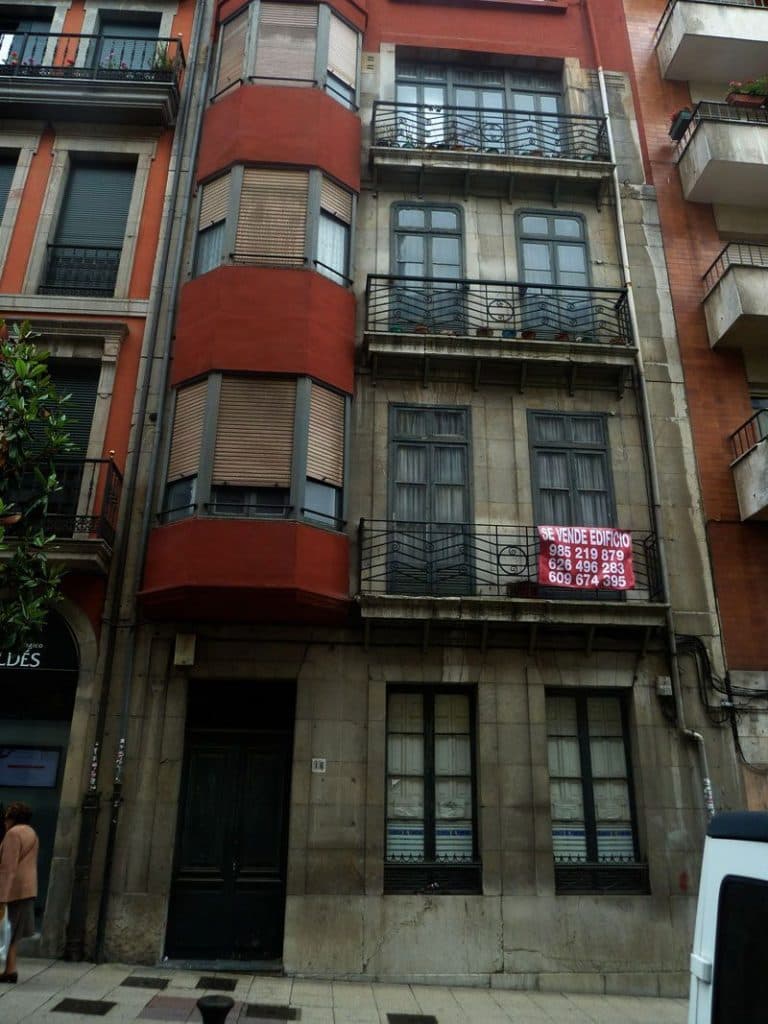 Una junta de propietarios da pie a Dolores Aleixandre para hablar de vecinos