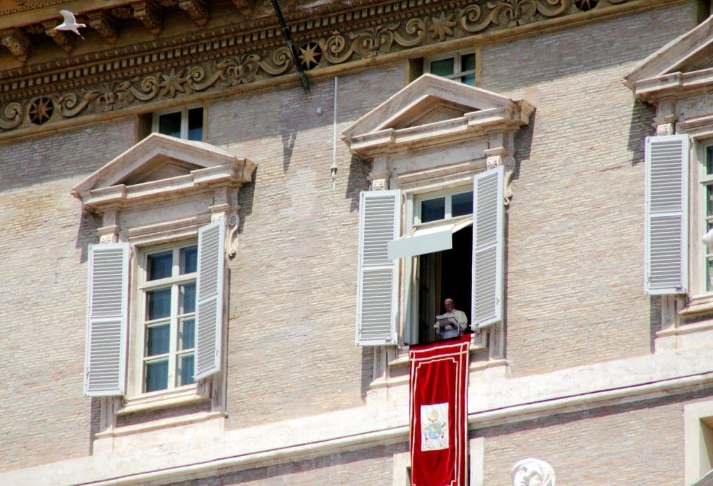 El Papa Francisco en la ventana del Vaticano. Foto: Fabio Penna
